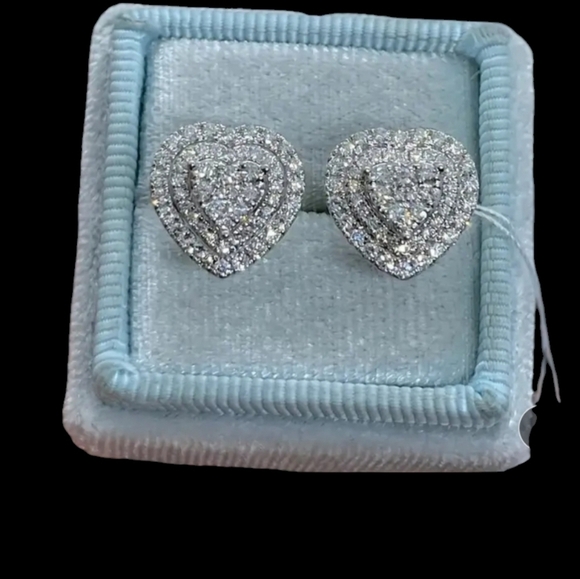 New Heart Shape Cubic Zirconia silver color post Earrings - Picture 5 of 5